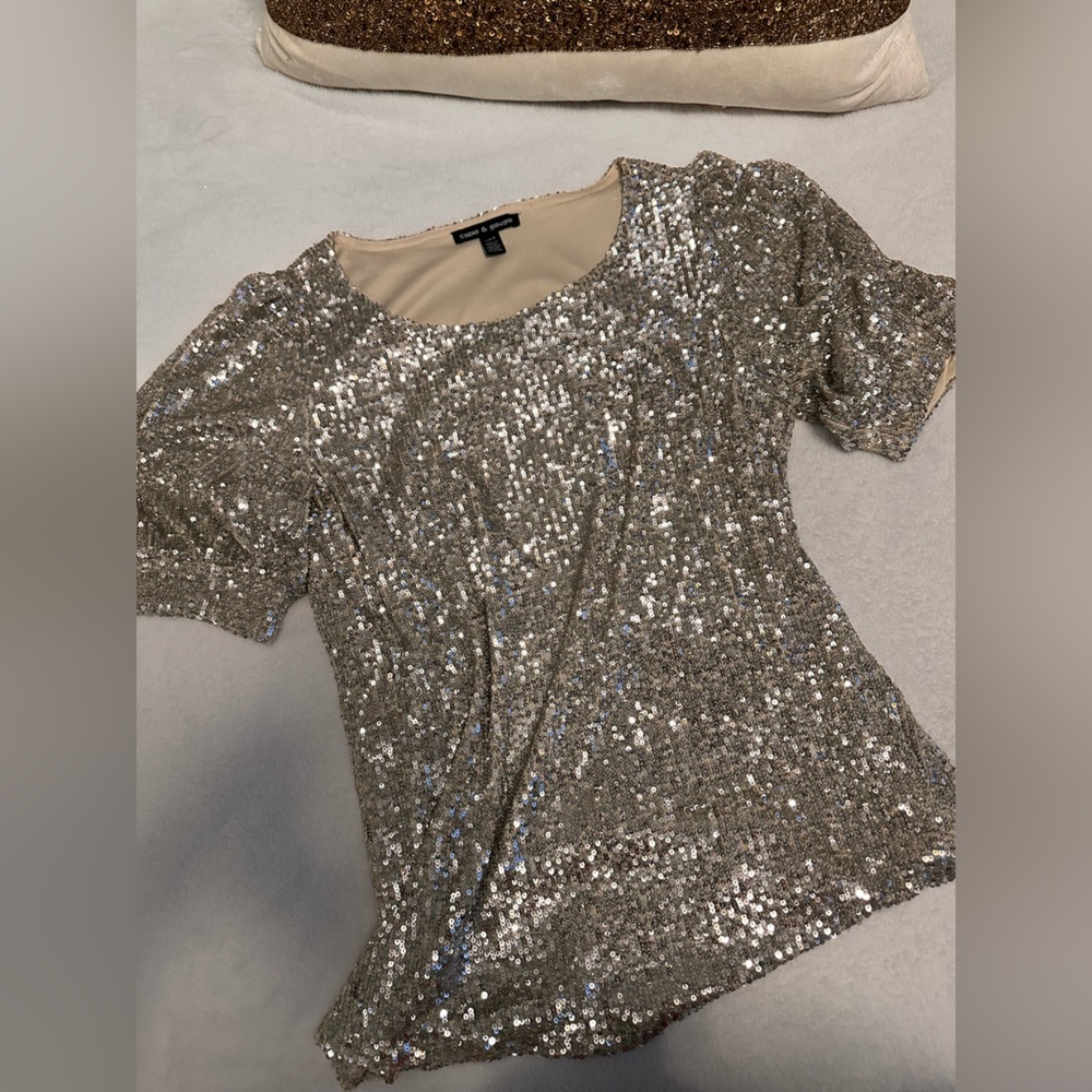 🎄 CABLE AND GAUGE sequin top